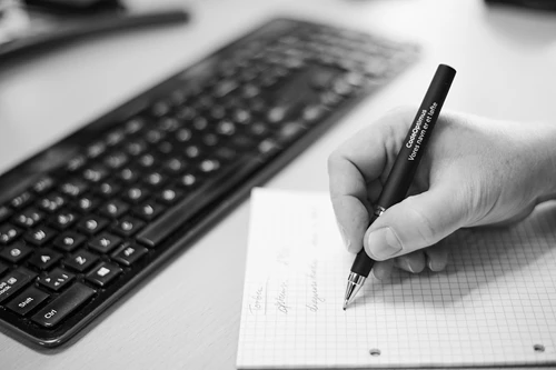 Billede af notater om Umbraco CMS og app-udvikling i Danmark